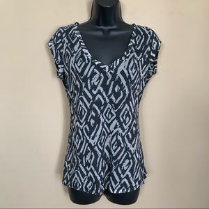 3/$15 SALE Dots Black White V-Neck Sheer Pattern Short Sleeve Top